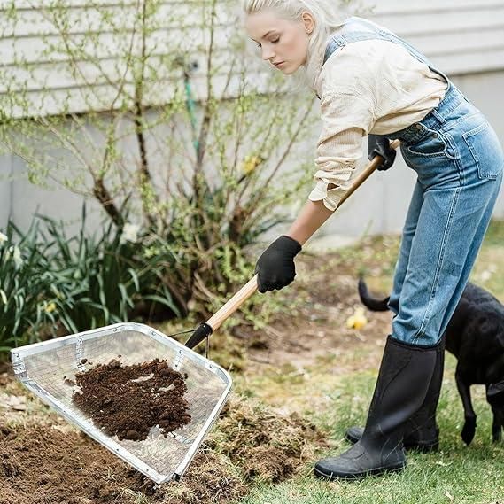 Heavy Shovel for Soil Lifting