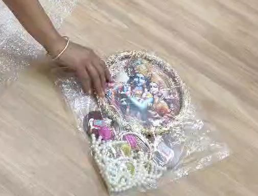 Radha Krishna Hanging